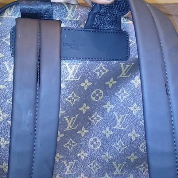 Louis Vuitton Josh Backpack - Picture 2 of 10